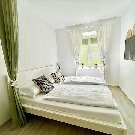 Contactless Self-Check-In - City Apartment Zum Wohlfuhlen Ans16 Graz Esterno foto