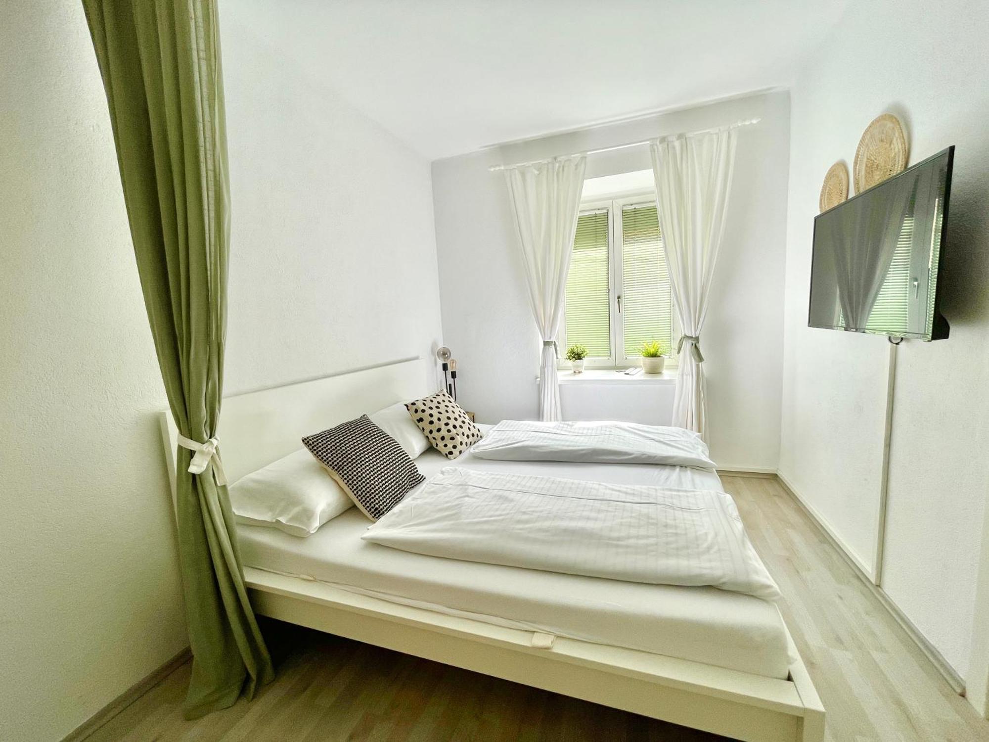 Contactless Self-Check-In - City Apartment Zum Wohlfuhlen Ans16 Graz Esterno foto